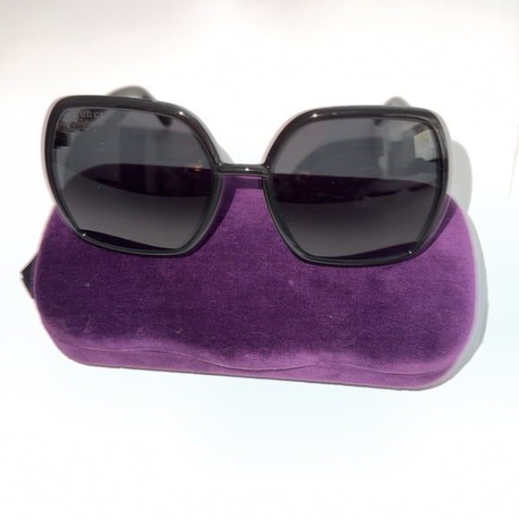 Gucci sunglasses - Picture 1 of 8